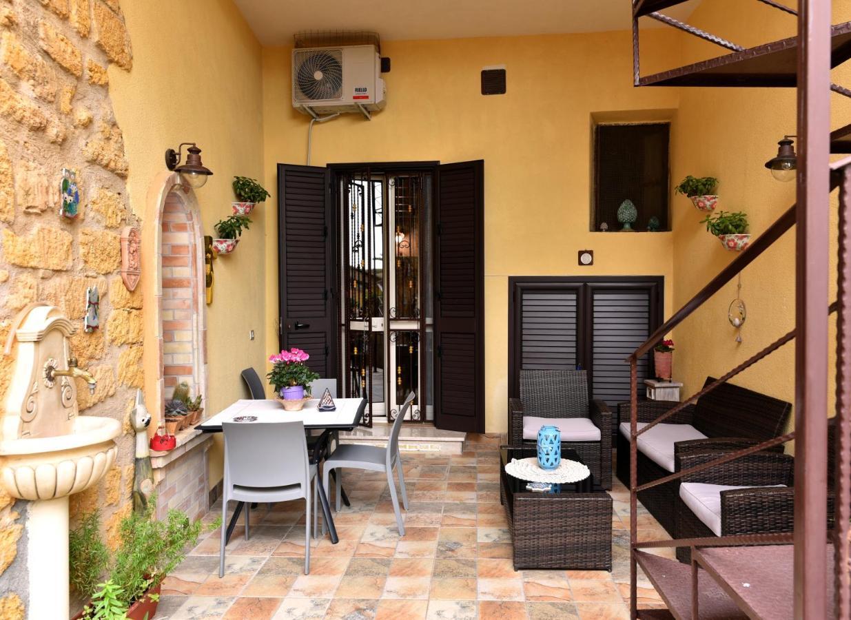 L'Elegante Dependance Del Barone Francesco Sala Apartment Agrigento Exterior photo